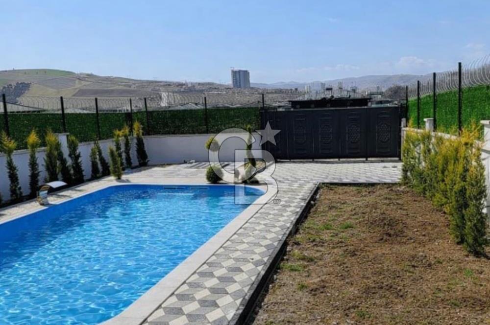 1287643080 PROTOKOL YAŞAMDA SATILIK 2+1 HAVUZLU VİLLA