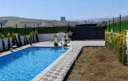 1287643080 PROTOKOL YAŞAMDA SATILIK 2+1 HAVUZLU VİLLA