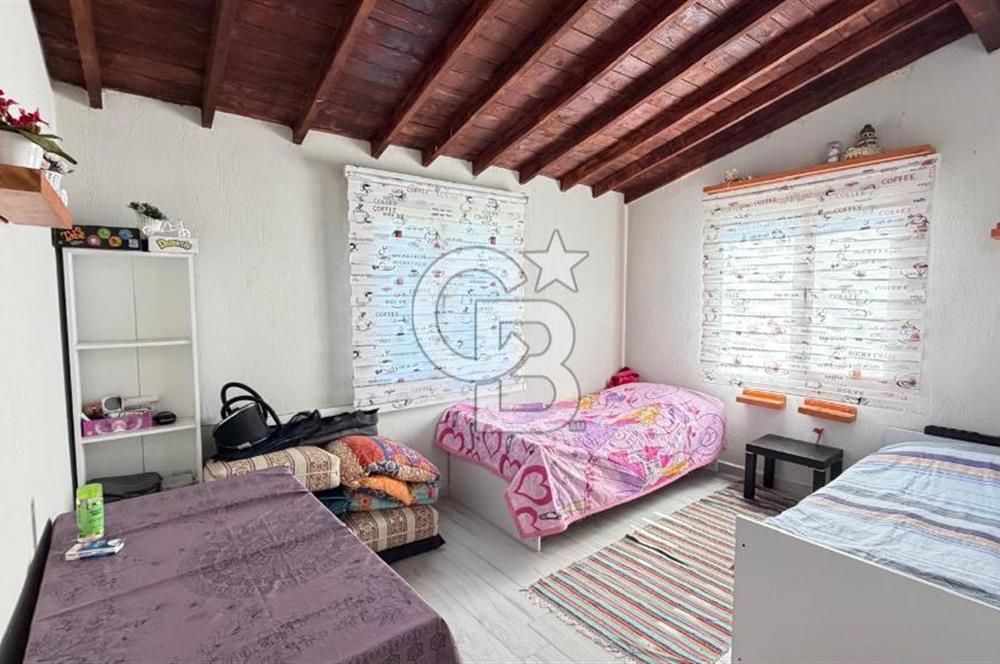 Karaburun Eğlenhoca'da 2+1 Bahçeli Tam Müstakil Ev