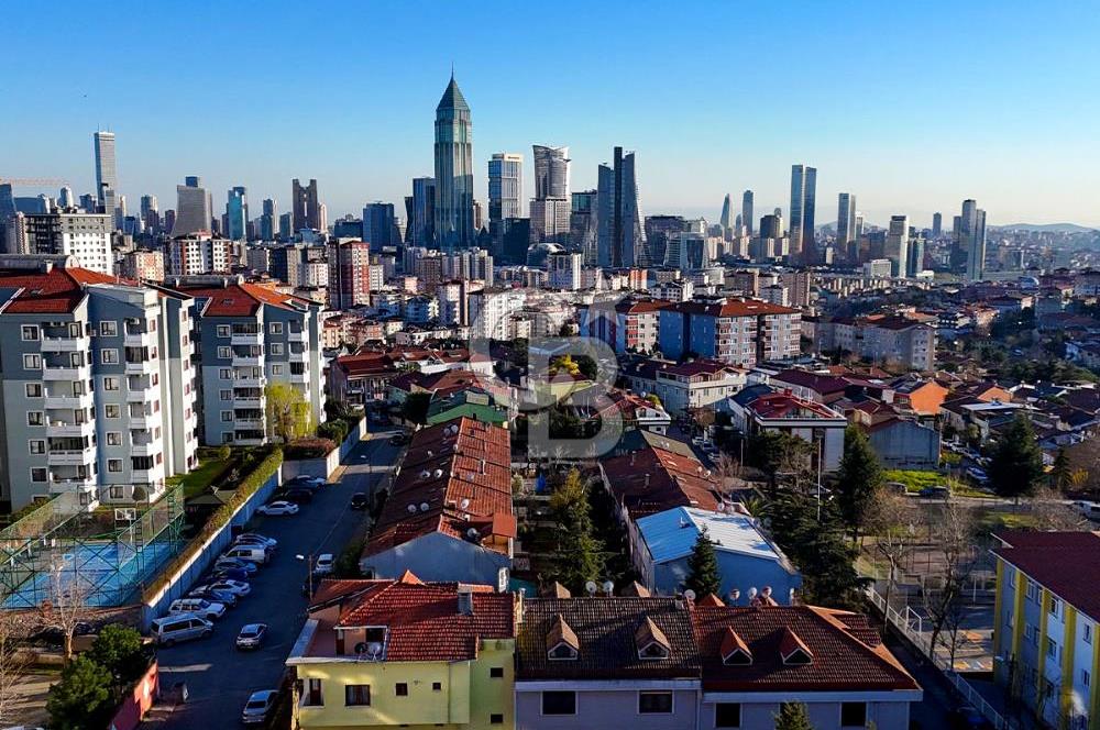 Ümraniye Atakant Mahallesi'nde Satılık 4+2 Villa