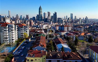 Ümraniye Atakant Mahallesi'nde Satılık 4+2 Villa