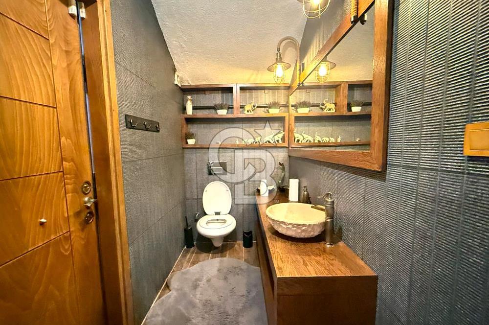 Ümraniye Atakant Mahallesi'nde Satılık 4+2 Villa