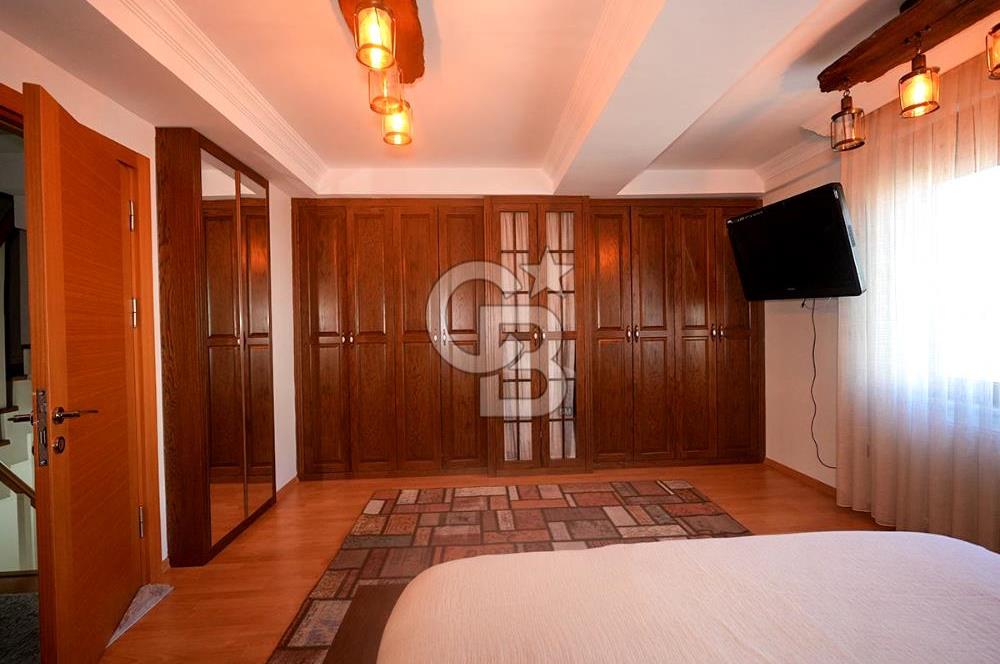 Ümraniye Atakant Mahallesi'nde Satılık 4+2 Villa