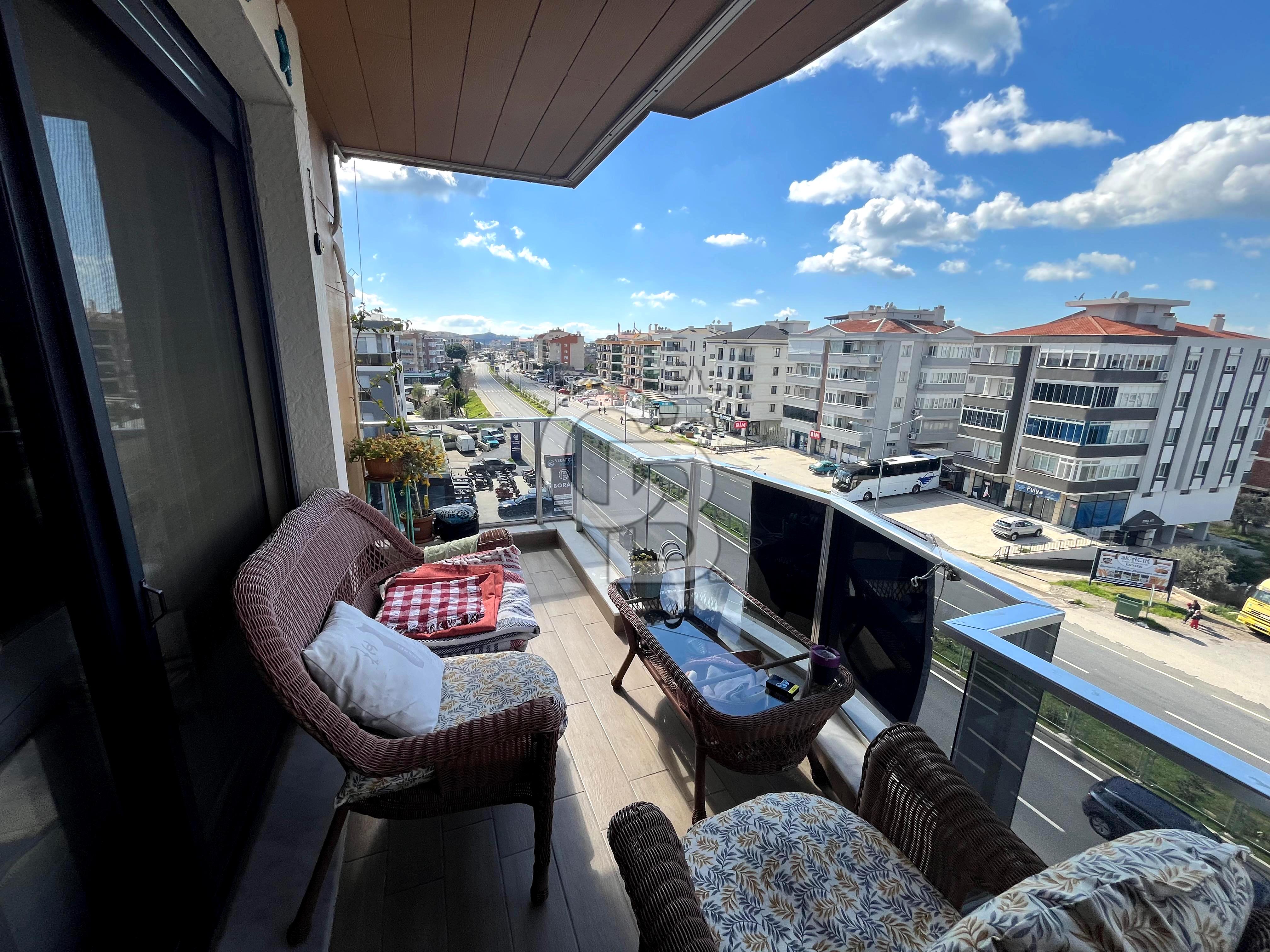 SEFERİHİSAR CAMİKEBİR'DE İZMİR CADDESİ ÜZERİ DOUBLEKS 3+1 DAİRE