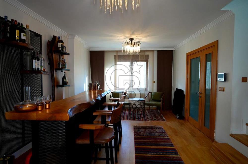 Ümraniye Atakant Mahallesi'nde Satılık 4+2 Villa