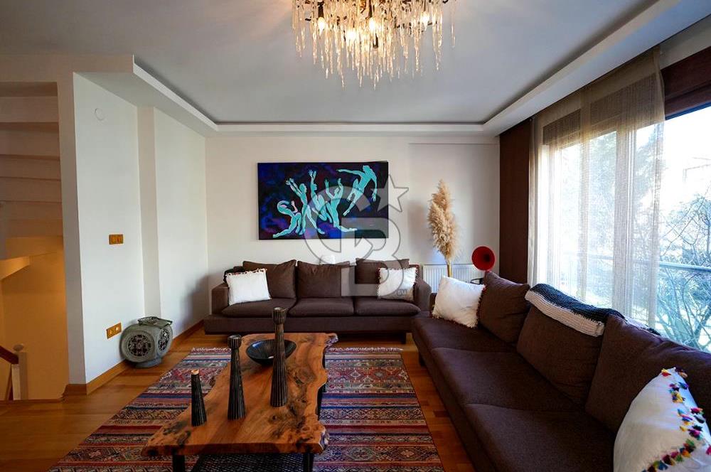 Ümraniye Atakant Mahallesi'nde Satılık 4+2 Villa