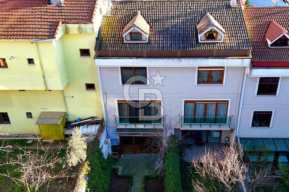 Ümraniye Atakant Mahallesi'nde Satılık 4+2 Villa