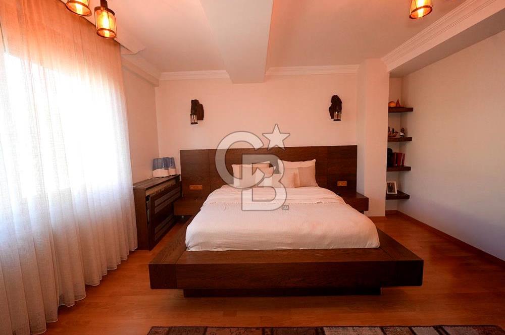 Ümraniye Atakant Mahallesi'nde Satılık 4+2 Villa