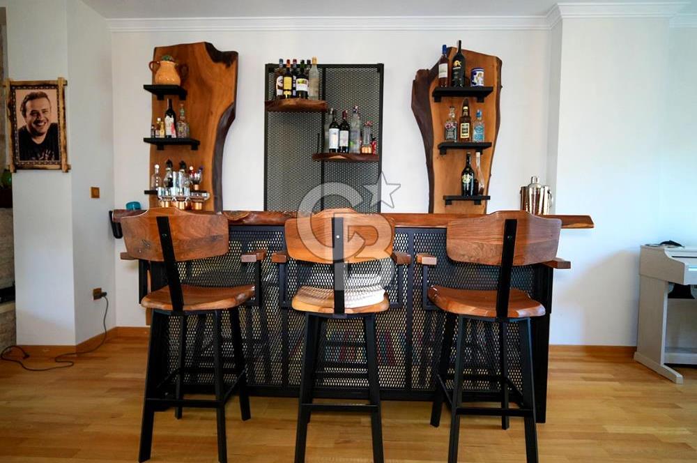 Ümraniye Atakant Mahallesi'nde Satılık 4+2 Villa