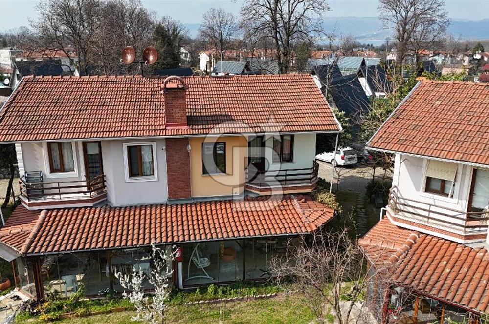 SAPANCANIN KALBİNDE HUZUR: SİTE İÇİNDE DOĞAYLA İÇ İÇE 3+1 VİLLA