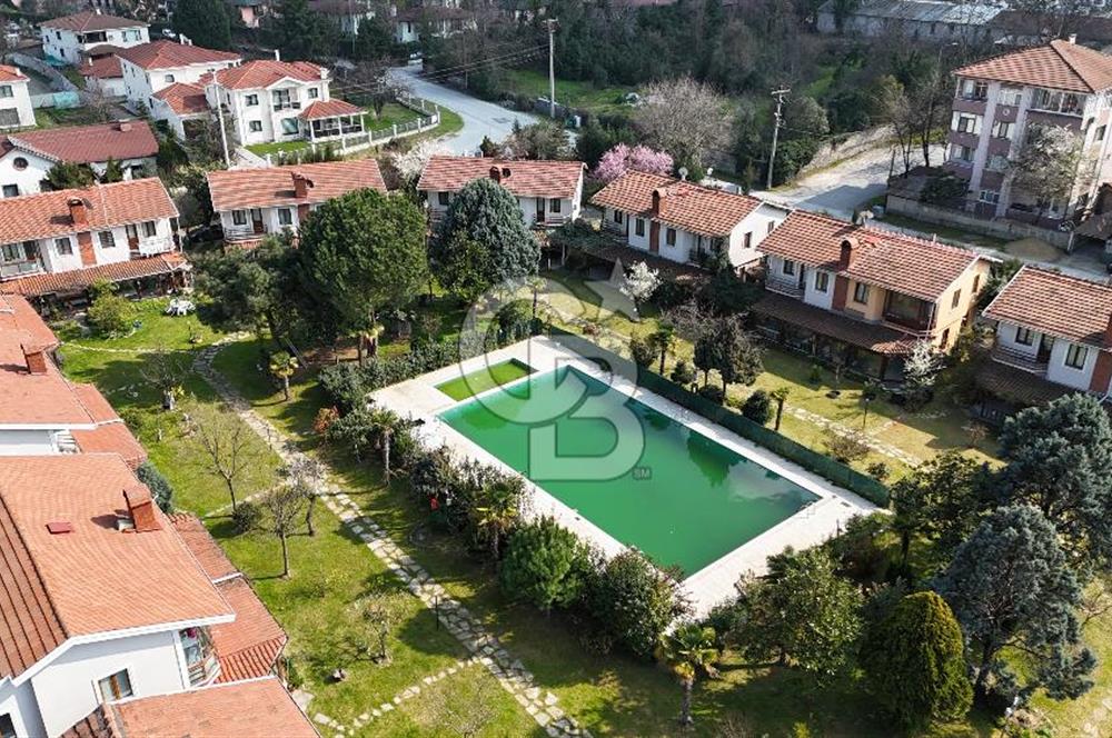 SAPANCANIN KALBİNDE HUZUR: SİTE İÇİNDE DOĞAYLA İÇ İÇE 3+1 VİLLA