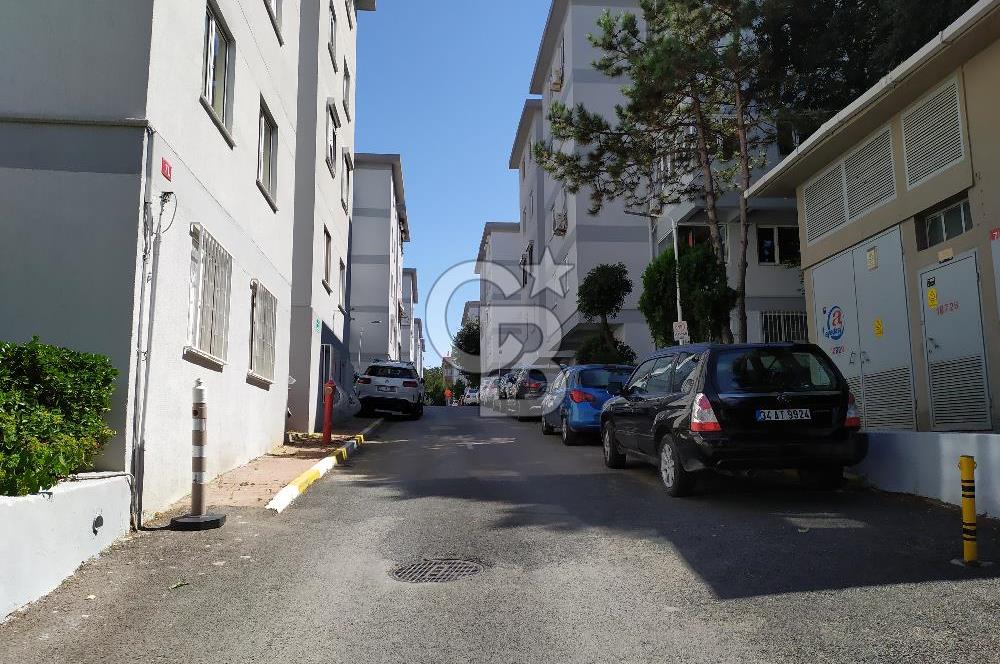 Acıbademde Güvenlikli Site İçerisinde Açık Otoparklı Kiralık 3+1