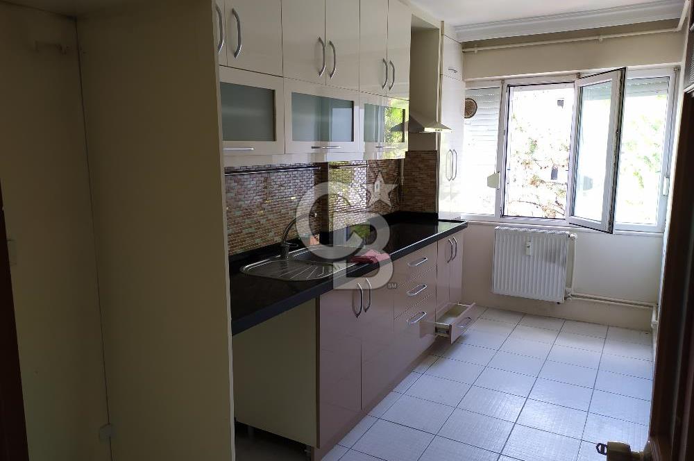 Acıbademde Güvenlikli Site İçerisinde Açık Otoparklı Kiralık 3+1