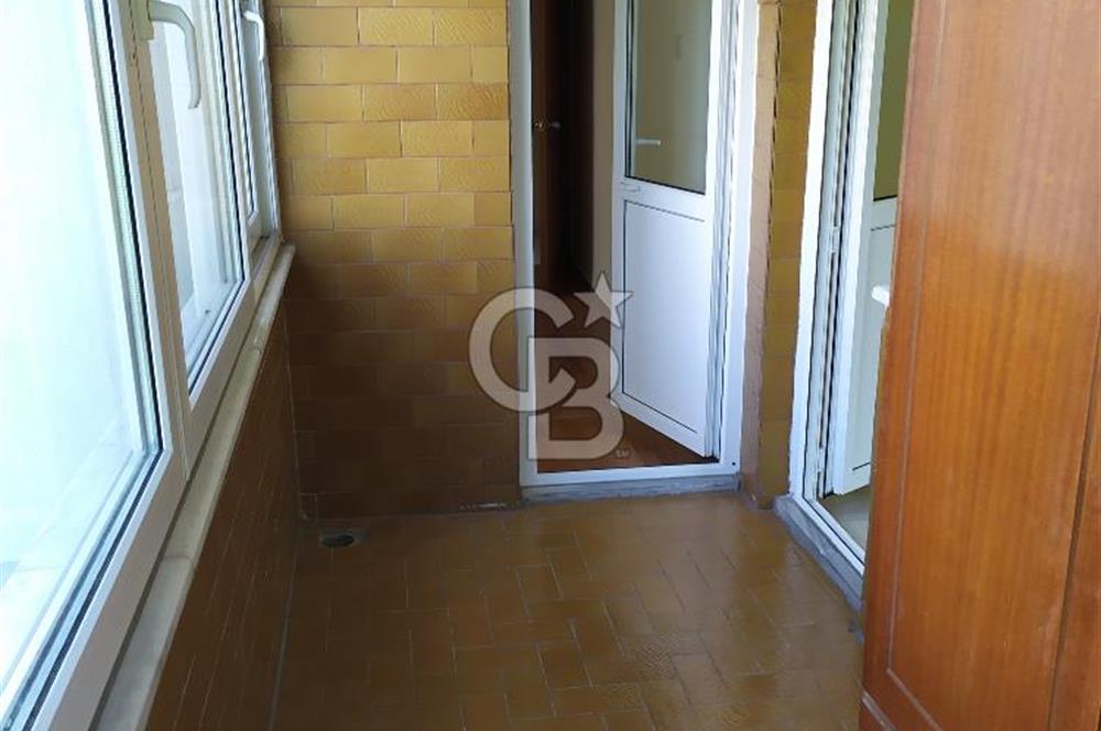 Acıbademde Güvenlikli Site İçerisinde Açık Otoparklı Kiralık 3+1