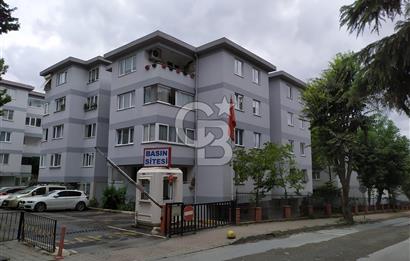 Acıbademde Güvenlikli Site İçerisinde Açık Otoparklı Kiralık 3+1