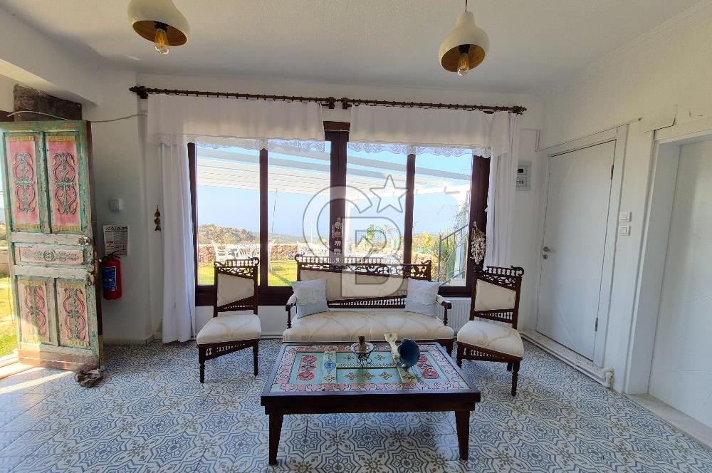 DİKİLİ'DE DENİZ MANZARALI 6 ODALI TAŞ BUTİK OTEL