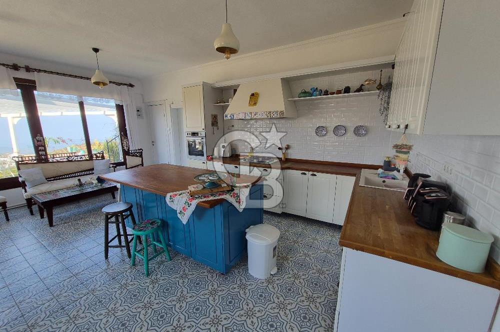 DİKİLİ'DE DENİZ MANZARALI 6 ODALI TAŞ BUTİK OTEL