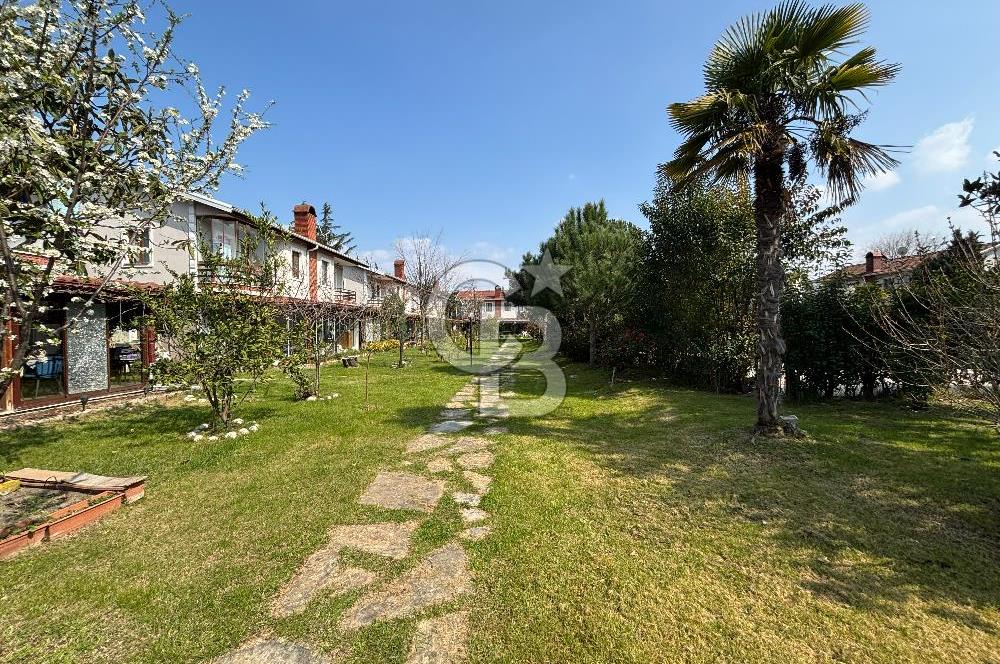 SAPANCANIN KALBİNDE HUZUR: SİTE İÇİNDE DOĞAYLA İÇ İÇE 3+1 VİLLA