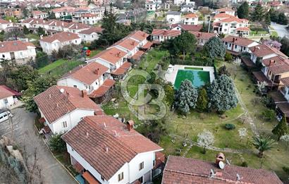 SAPANCANIN KALBİNDE HUZUR: SİTE İÇİNDE DOĞAYLA İÇ İÇE 3+1 VİLLA