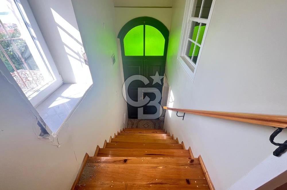 Ayvalık'ta Deniz ve Şehir Manzaralı 4+1 Müstakil Bahçeli Yaşam.