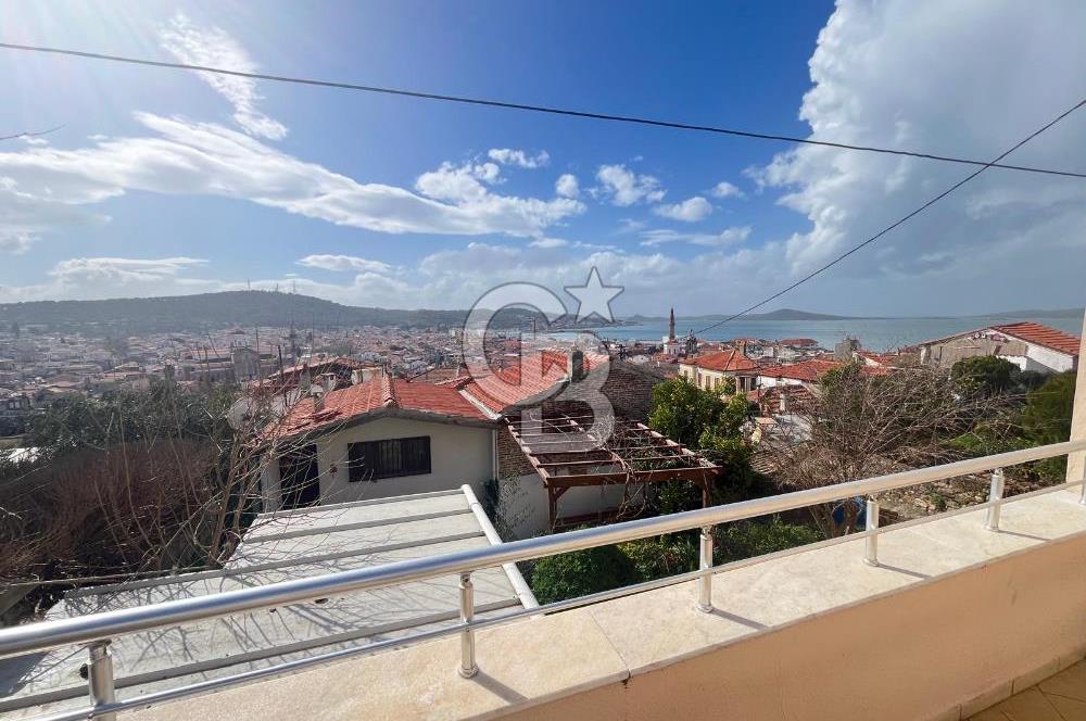 Ayvalık'ta Deniz ve Şehir Manzaralı 4+1 Müstakil Bahçeli Yaşam.