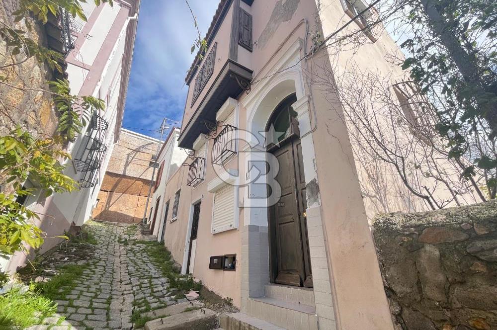 Ayvalık'ta Deniz ve Şehir Manzaralı 4+1 Müstakil Bahçeli Yaşam.