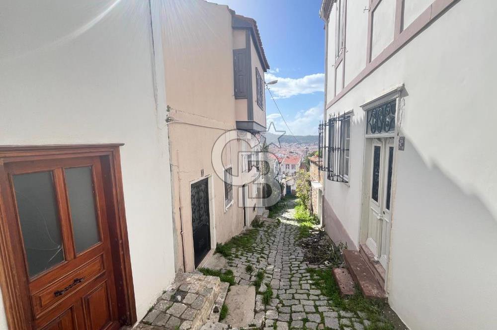 Ayvalık'ta Deniz ve Şehir Manzaralı 4+1 Müstakil Bahçeli Yaşam.