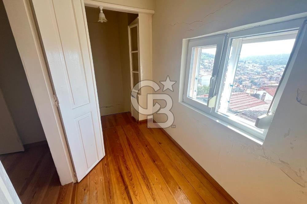 Ayvalık'ta Deniz ve Şehir Manzaralı 4+1 Müstakil Bahçeli Yaşam.