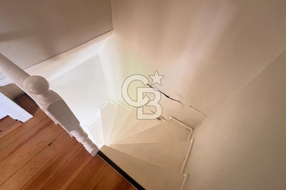 Ayvalık'ta Deniz ve Şehir Manzaralı 4+1 Müstakil Bahçeli Yaşam.