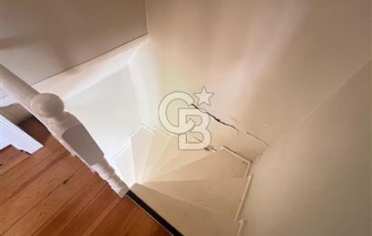 Ayvalık'ta Deniz ve Şehir Manzaralı 4+1 Müstakil Bahçeli Yaşam.