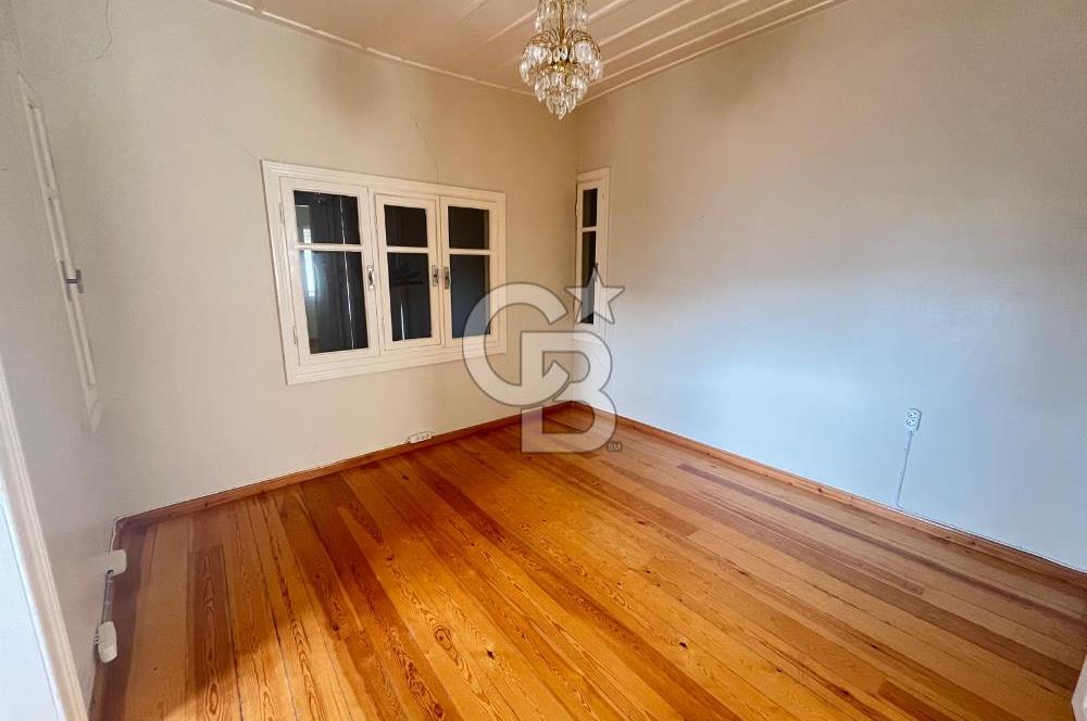 Ayvalık'ta Deniz ve Şehir Manzaralı 4+1 Müstakil Bahçeli Yaşam.