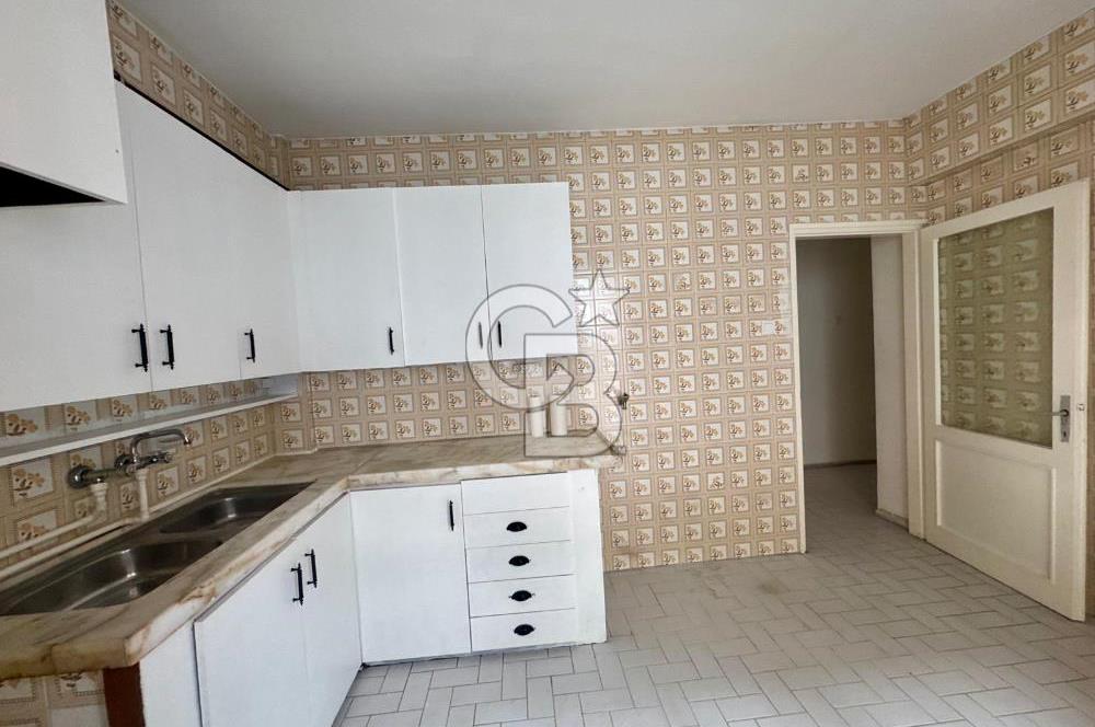 Karşıyaka Bostanlı Merkez'de D.Gazlı Kiralık 3+1 Daire