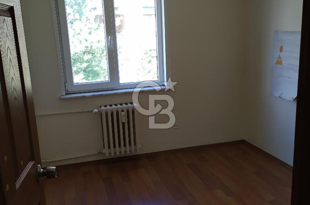 Acıbademde Güvenlikli Site İçerisinde Açık Otoparklı Kiralık 3+1