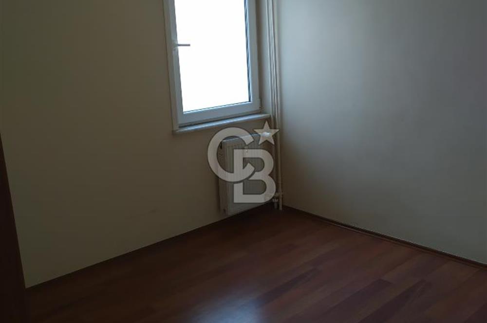 Acıbademde Güvenlikli Site İçerisinde Açık Otoparklı Kiralık 3+1