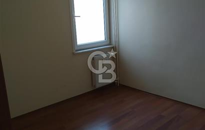 Acıbademde Güvenlikli Site İçerisinde Açık Otoparklı Kiralık 3+1