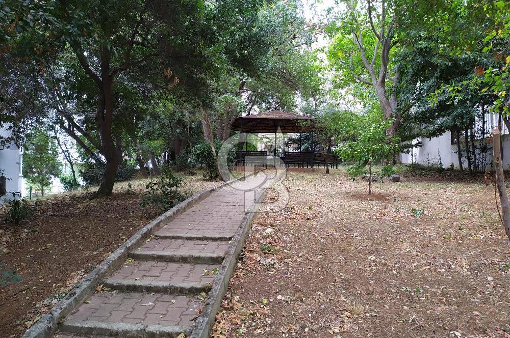 Acıbademde Güvenlikli Site İçerisinde Açık Otoparklı Kiralık 3+1