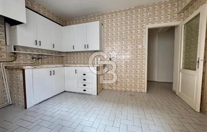 Karşıyaka Bostanlı Merkez'de D.Gazlı Kiralık 3+1 Daire