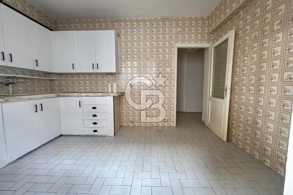 Karşıyaka Bostanlı Merkez'de D.Gazlı Kiralık 3+1 Daire