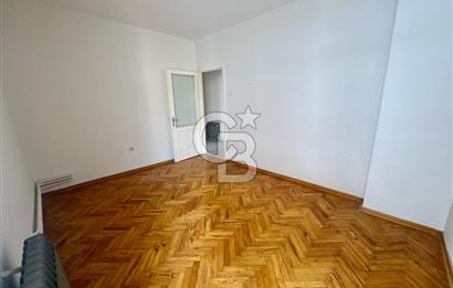 Karşıyaka Bostanlı Merkez'de D.Gazlı Kiralık 3+1 Daire