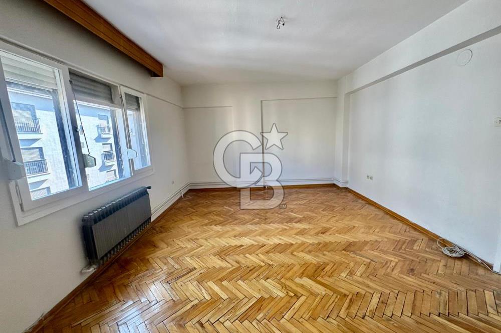 Karşıyaka Bostanlı Merkez'de D.Gazlı Kiralık 3+1 Daire