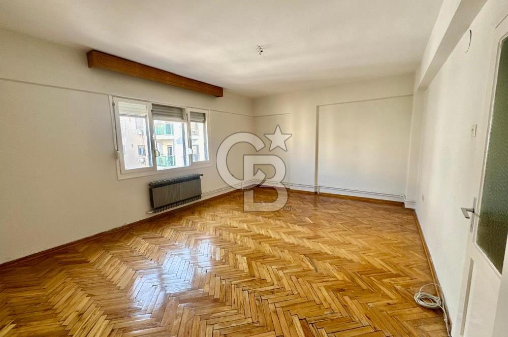 Karşıyaka Bostanlı Merkez'de D.Gazlı Kiralık 3+1 Daire