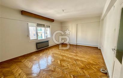 Karşıyaka Bostanlı Merkez'de D.Gazlı Kiralık 3+1 Daire