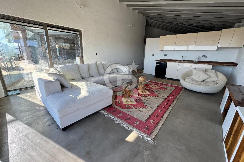 Datça Kızlan'da Satılık Özel Tasarım Havuzlu Taş Mimarili Villa