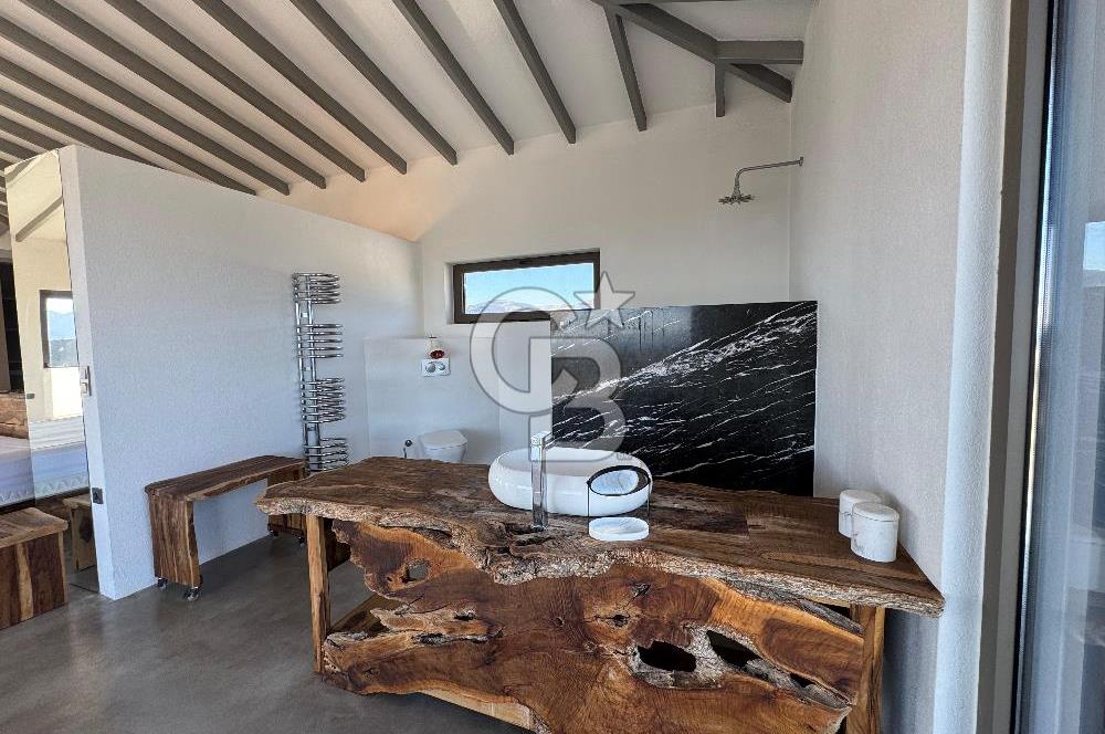 Datça Kızlan'da Satılık Özel Tasarım Havuzlu Taş Mimarili Villa