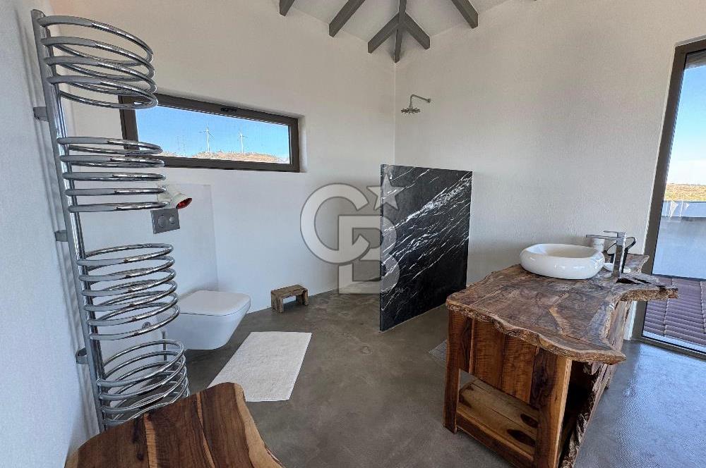 Datça Kızlan'da Satılık Özel Tasarım Havuzlu Taş Mimarili Villa