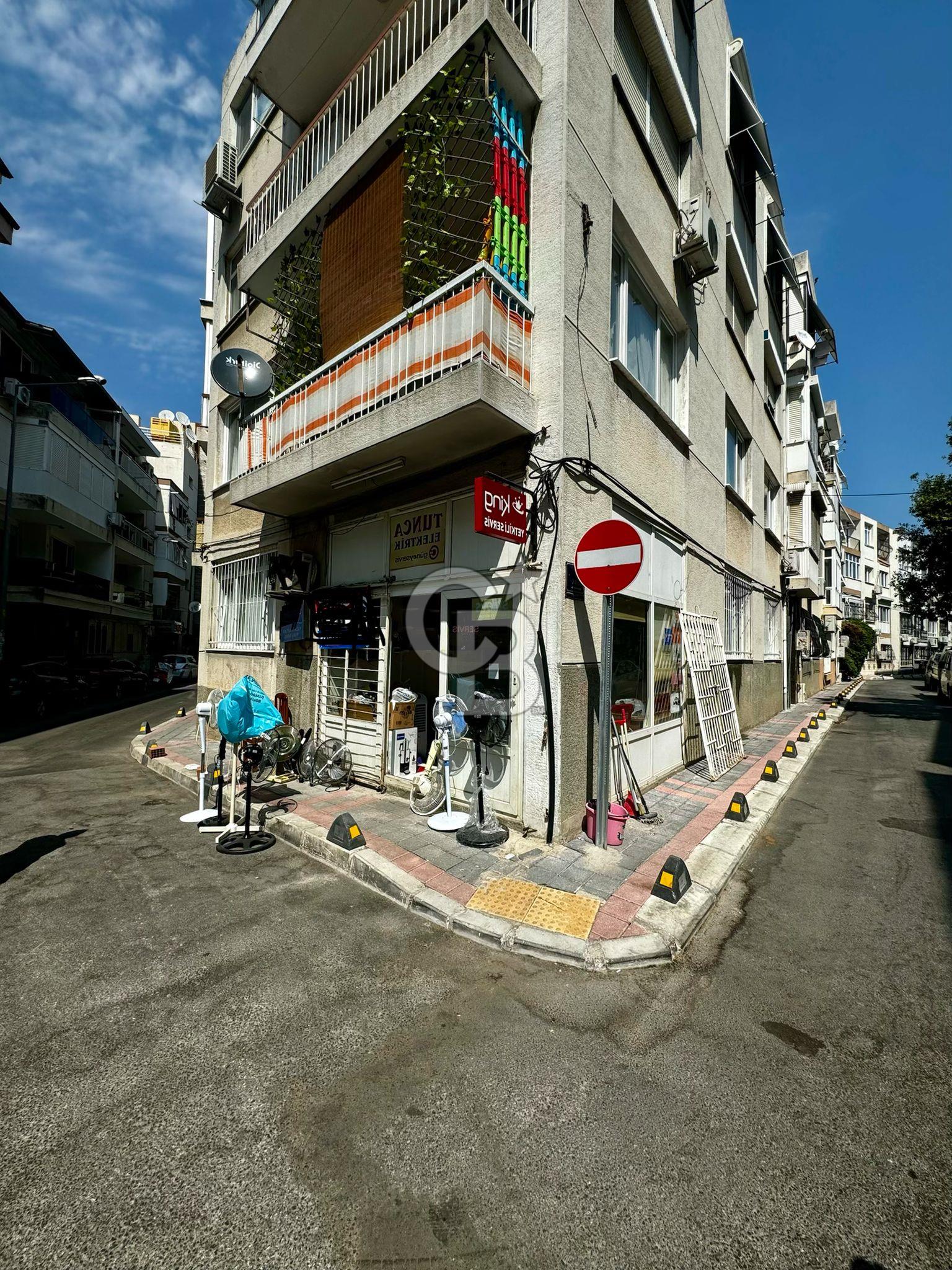 Göztepe'de Kiracılı, Köşe Konumda Yatırımlık Dükkan
