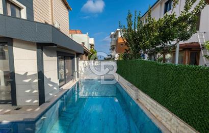 GÜZELBAHÇE/YALI MAH. 5+2 HAVUZLU DENİZE 50 METRE SATILIK VİLLA