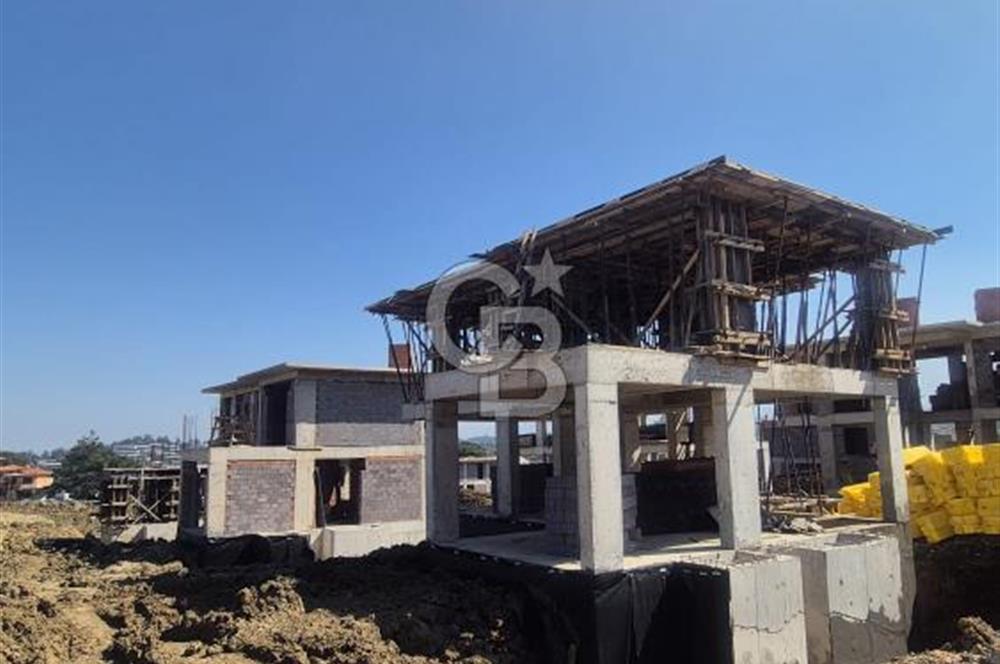 KEMALPAŞA ÇİNİLİKÖY'DE TEMELDEN SATILIK MÜSTAKİL HAVUZLU 6+2 TRİPLEKS VİLLA