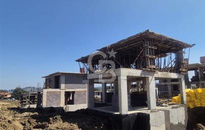 KEMALPAŞA ÇİNİLİKÖY'DE TEMELDEN SATILIK MÜSTAKİL HAVUZLU 6+2 TRİPLEKS VİLLA