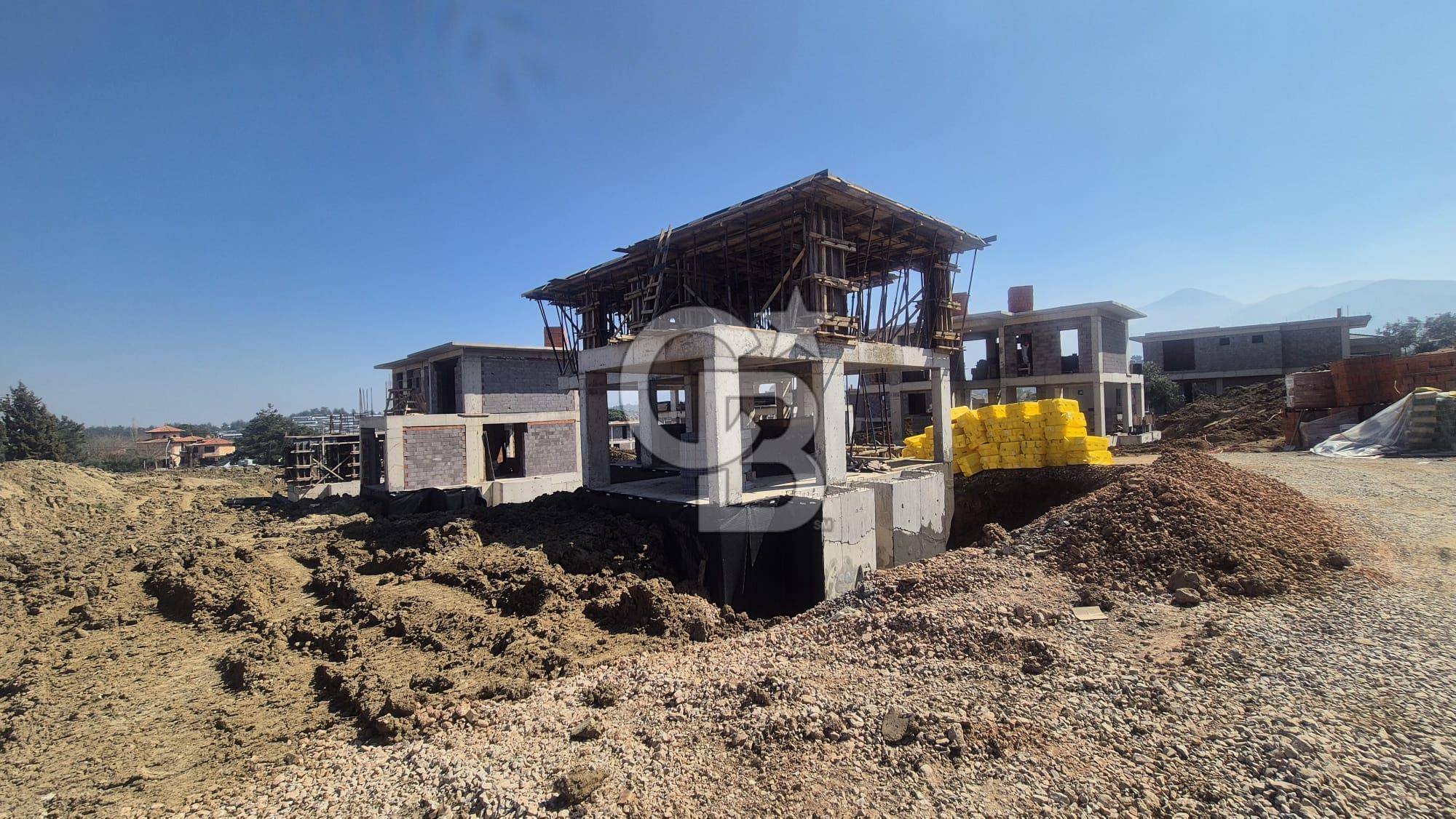 KEMALPAŞA ÇİNİLİKÖY'DE TEMELDEN SATILIK MÜSTAKİL HAVUZLU 6+2 TRİPLEKS VİLLA